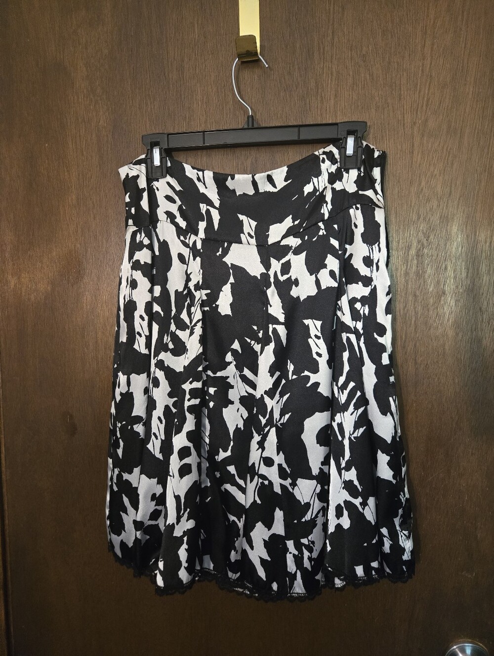 Apostrophe Black and White Abstract A-Line Skirt Size 10